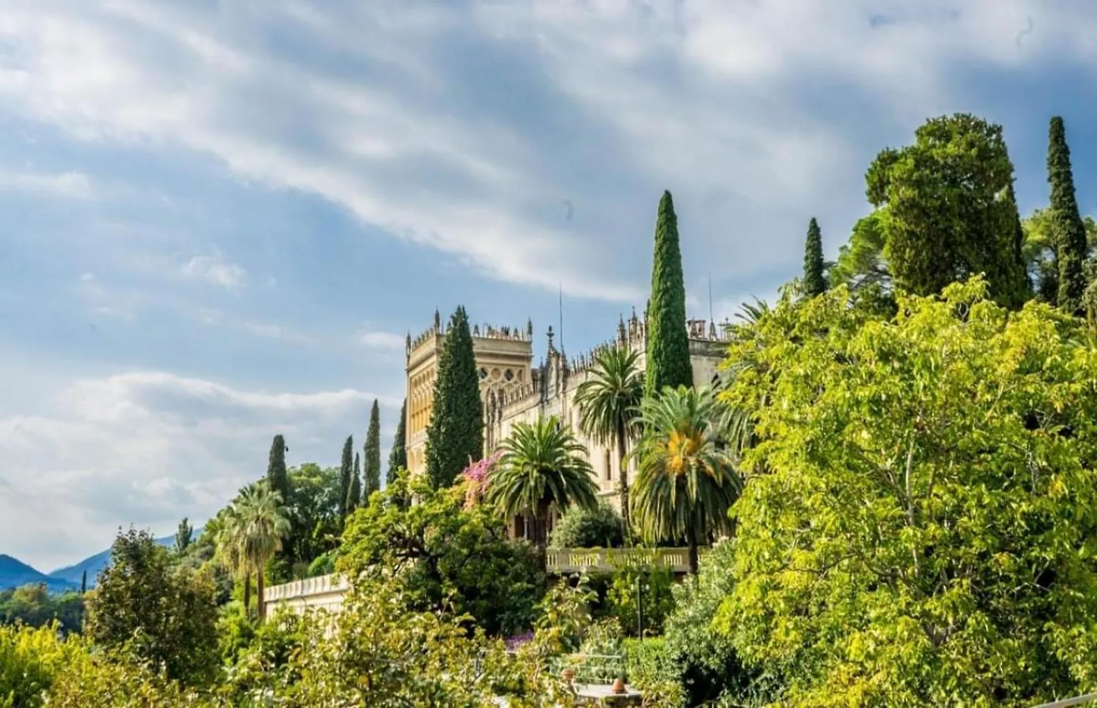 Praga Apartment - Relax In Piscina A Sirmione Italy