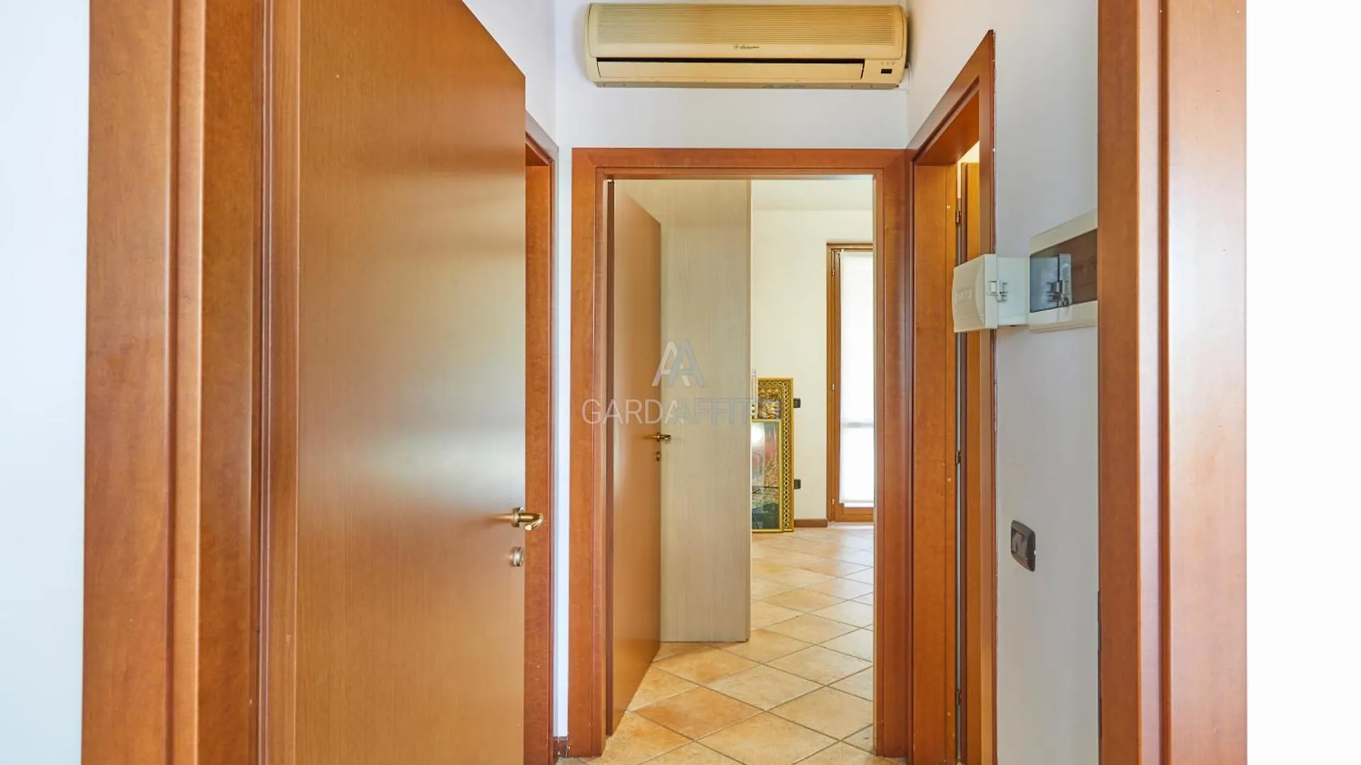 Praga Apartment - Relax In Piscina A سيرمِيوني