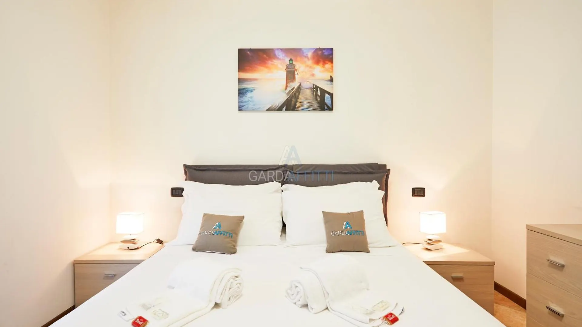 Praga Apartment - Relax In Piscina A Sirmione