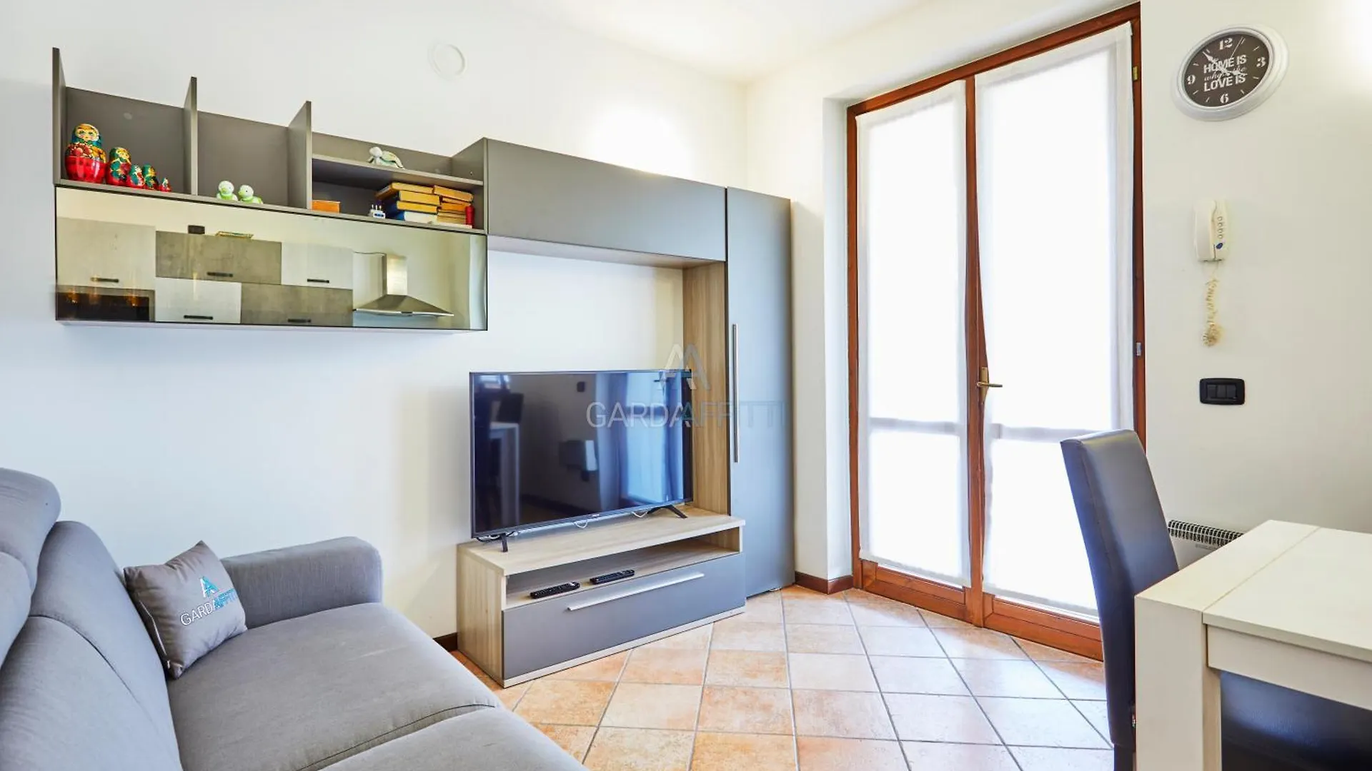 Praga Apartment - Relax In Piscina A Sirmione Italy