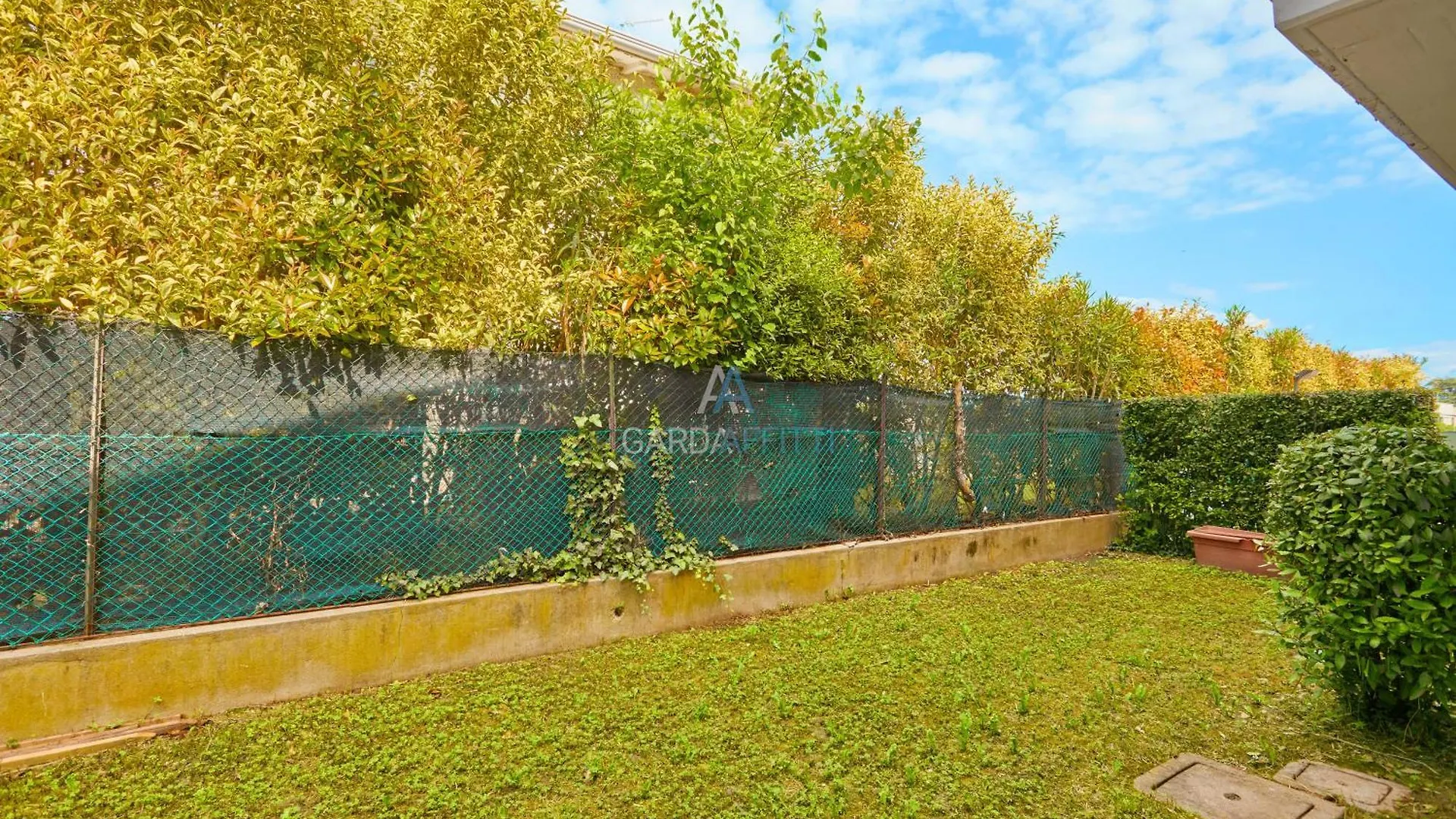 Praga Apartment - Relax In Piscina A سيرمِيوني